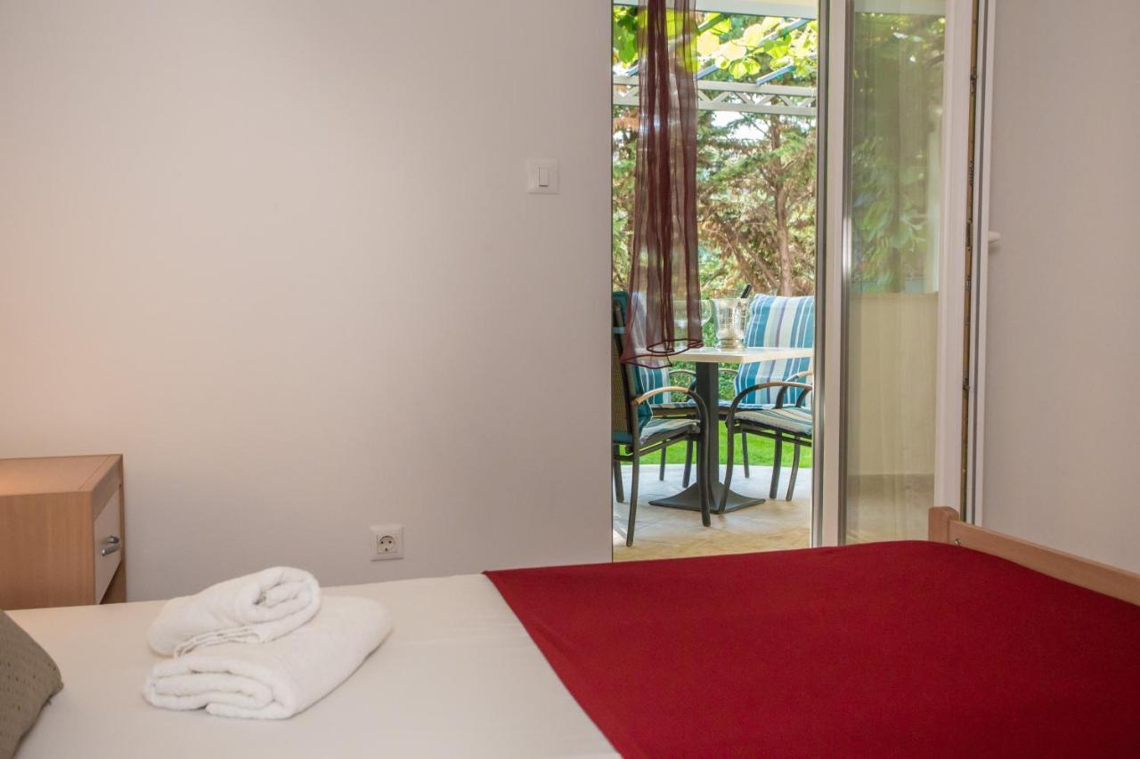 Apartment Bela Porec Esterno foto
